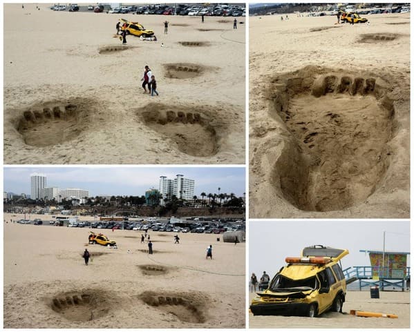 king kong footprints at the beach